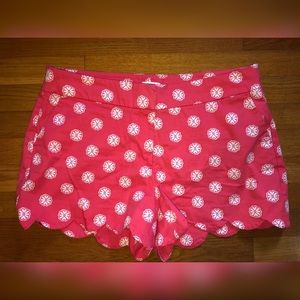 Crown and Ivy Coral & White Scalloped Hem Shorts